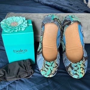 Tieks LIKE NEW Azure Snakes Leather Ballet Flats - Size 10